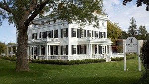 , East Hampton’s Holiday Tour, Town &amp; Country Real Estate